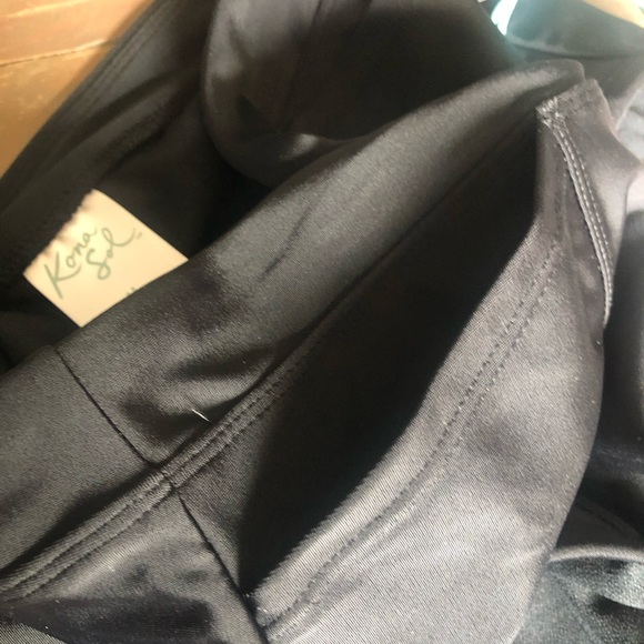 Black pocket swim bottom - Picture 3 of 5